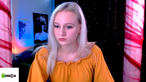 Snapshot of madam_ulis chatting on 01.08.25 Ulis online show from 01.08.25