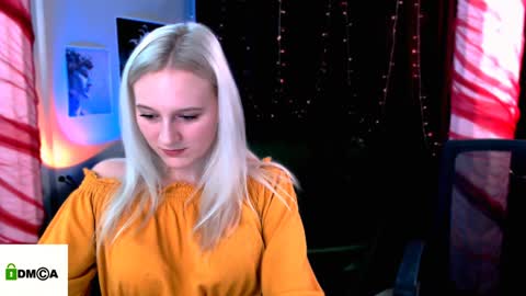 Snapshot of madam_ulis chatting on 01.08.25 Ulis online show from 01.08.25