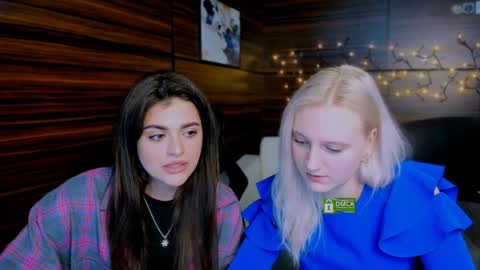 Snapshot of madam_ulis chatting on 01.21.25 Ulis online show from 01.21.25