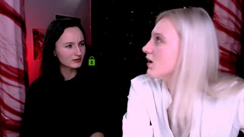 Snapshot of madam_ulis chatting on 01.22.25 Ulis online show from 01.22.25