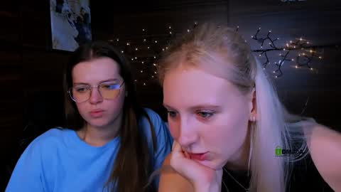 Snapshot of madam_ulis chatting on 01.30.25 Ulis online show from 01.30.25