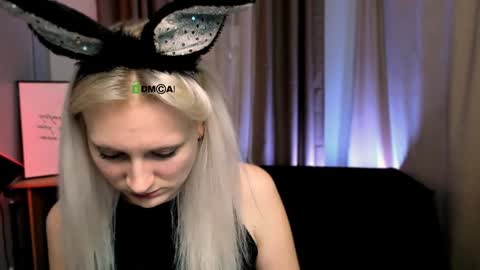 Snapshot of madam_ulis chatting on 01.31.25 Ulis online show from 01.31.25