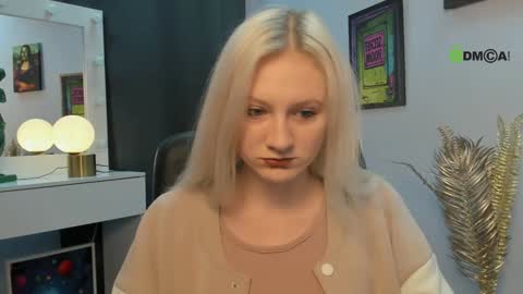 Snapshot of madam_ulis chatting on 02.04.25 Ulis online show from 02.04.25