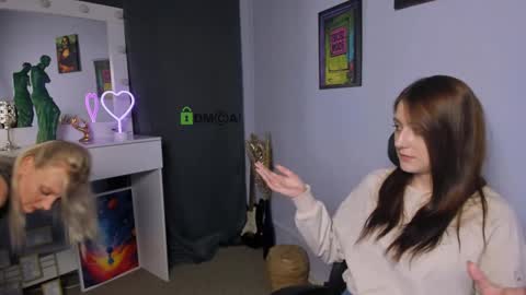 Snapshot of madam_ulis chatting on 02.08.25 Ulis online show from 02.08.25