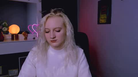 Snapshot of madam_ulis chatting on 03.10.25 Ulis online show from 03.10.25