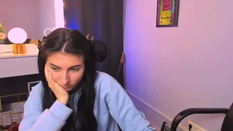 Snapshot of madam_ulis chatting on 03.11.25 Ulis online show from 03.11.25