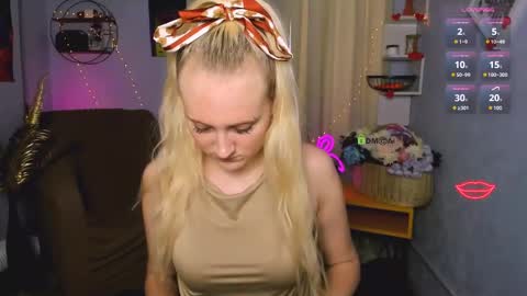 Snapshot of madam_ulis chatting on 05.19.26 Ulis online show from 05.19.26
