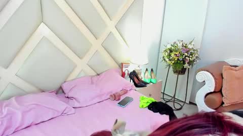 Snapshot of madameheels_ chatting on 03.10.25 Madame Carla online show from 03.10.25