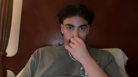 Snapshot of maddaewg101 chatting on 12.01.25 maddaewg101 online show from 12.01.25