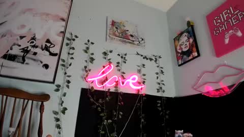 Maddi Avalon online show from 02.13.25