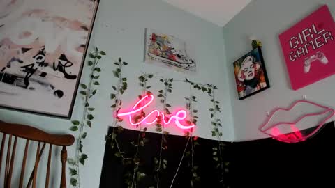 Maddi Avalon online show from 03.06.25