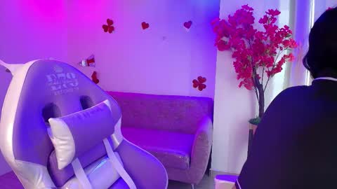 maddie_t18 online show from 02.25.26