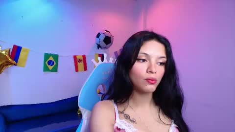 Snapshot of maddie_t18 chatting on 06.22.26 maddie_t18 online show from 06.22.26