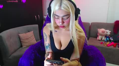 Snapshot of maddiie_and_clyde chatting on 03.17.26 maddiie and clyde online show from 03.17.26