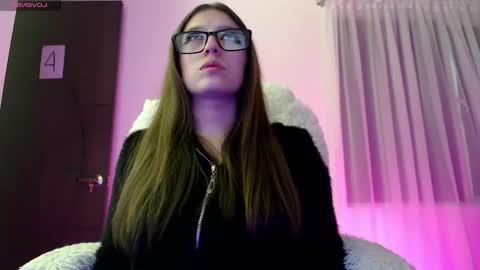 Snapshot of maddy_14 chatting on 09.09.25 Maddy UwU online show from 09.09.25