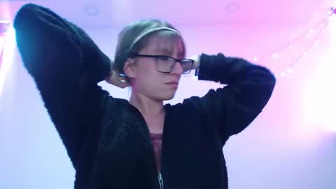 Maddy UwU online show from 12.16.25