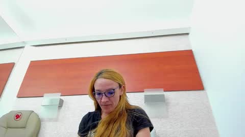 Snapshot of maddy_cartter chatting on 12.03.25 maddy cartter online show from 12.03.25