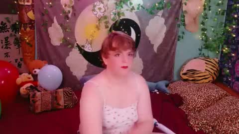 Snapshot of maddy_cat chatting on 10.16.25 Maddy Cat online show from 10.16.25