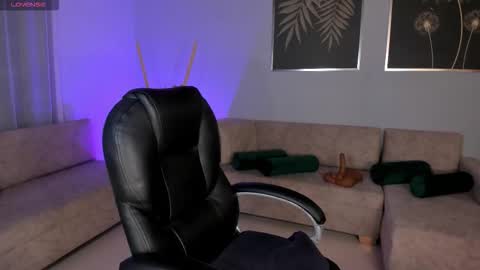 Maddy Owens online show from 10.16.25