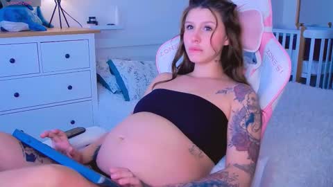 Snapshot of made_by_heaven chatting on 09.25.25 Rada online show from 09.25.25