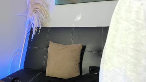 Madelaine  online show from 05.01.26