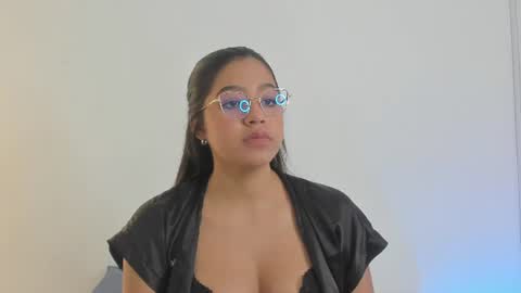 madelayn_torres online show from 06.11.26