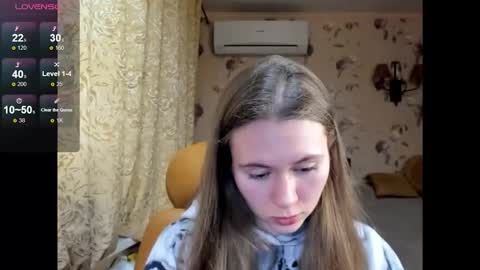 Snapshot of madeleinequincy chatting on 02.08.26 madeleinequincy online show from 02.08.26