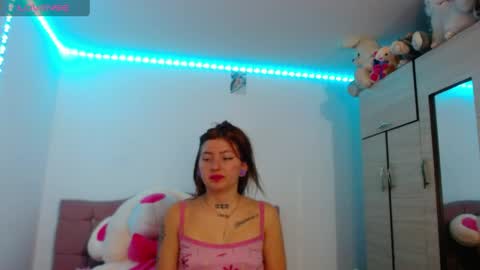 Snapshot of madelen_2 chatting on 05.14.26 madelen_2 online show from 05.14.26