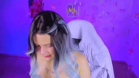 Snapshot of madeline_doll chatting on 11.27.25 Madeline online show from 11.27.25