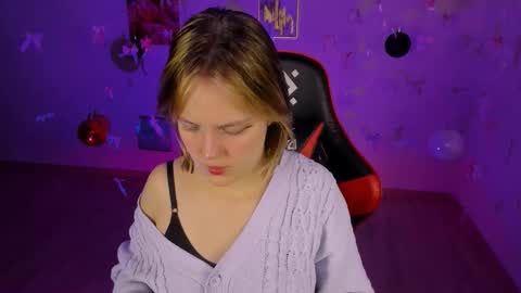 Snapshot of madeline_doll chatting on 12.18.25 Madeline online show from 12.18.25