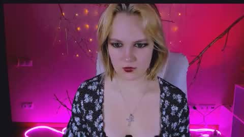 Snapshot of madeline_doll chatting on 02.11.26 Madeline online show from 02.11.26