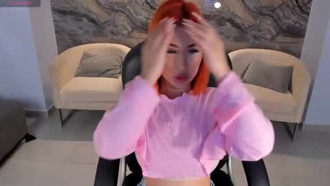 Snapshot of madelinefox_ chatting on 10.04.25 Madeline online show from 10.04.25