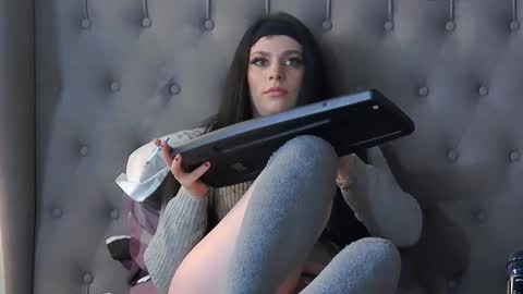 madelynvelure online show from 11.26.25