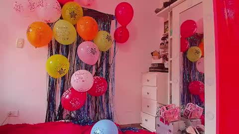 Snapshot of madeyn_roses chatting on 02.14.25 madelyn roses online show from 02.14.25