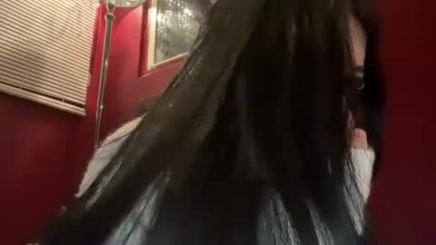 Snapshot of madibaby999 chatting on 12.07.24 madibaby999 online show from 12.07.24