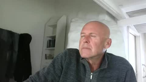 Snapshot of madio1187940 chatting on 10.24.25 madio1187940 online show from 10.24.25