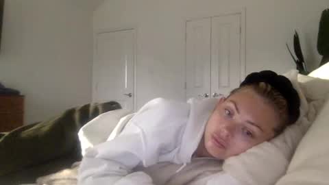 Snapshot of madirose69 chatting on 10.16.25 mari rose online show from 10.16.25