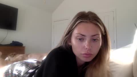 Snapshot of madirose69 chatting on 10.17.25 mari rose online show from 10.17.25