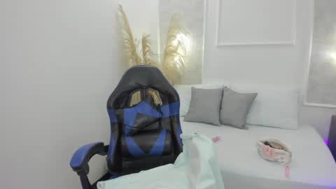 Snapshot of madison_saenzz chatting on 06.03.26 M A D I S O N online show from 06.03.26