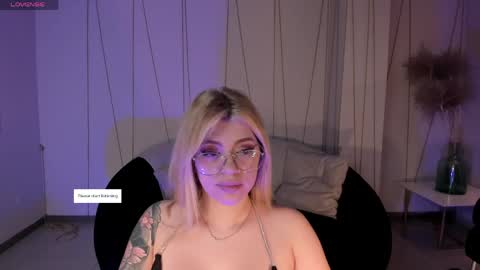 Snapshot of madisonkane chatting on 05.24.26 Madison Kane online show from 05.24.26