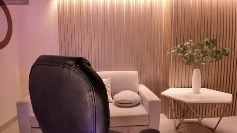 Snapshot of madisonkane chatting on 06.19.26 Madison Kane online show from 06.19.26