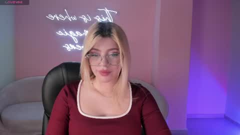 Snapshot of madisonkane chatting on 07.15.26 Madison Kane online show from 07.15.26