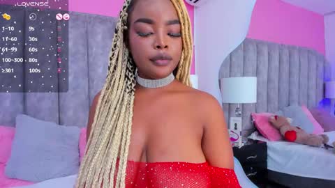 Snapshot of madissonlopez chatting on 12.30.24 Madisson Lopez online show from 12.30.24