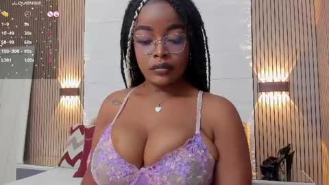 Snapshot of madissonlopez chatting on 06.26.26 Madisson Lopez online show from 06.26.26