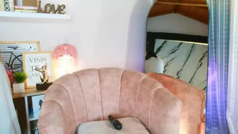 Snapshot of madissonone1 chatting on 02.24.25 MADISSOONE online show from 02.24.25
