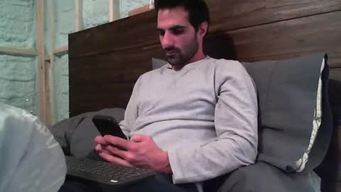 Snapshot of madmax0133 chatting on 02.01.25 Guigui online show from 02.01.25