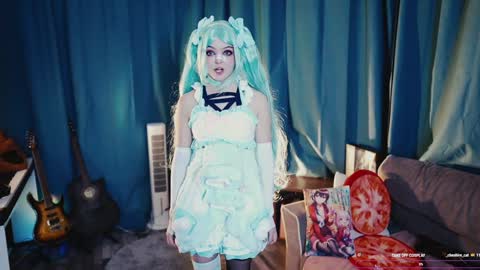 Snapshot of madnessalise chatting on 02.11.26 Alice online show from 02.11.26