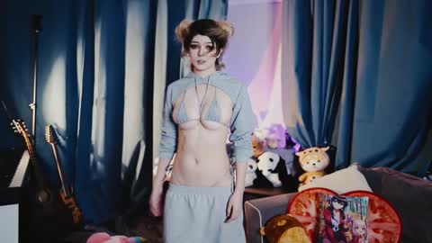 Snapshot of madnessalise chatting on 02.28.26 Alice online show from 02.28.26