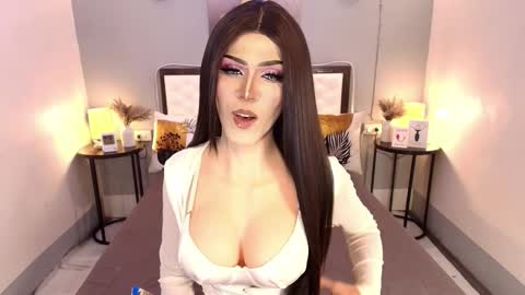 Snapshot of madnesswilxx chatting on 11.09.25 Wil online show from 11.09.25