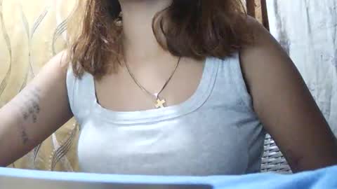 Snapshot of maeeia chatting on 02.14.26 maeeia online show from 02.14.26